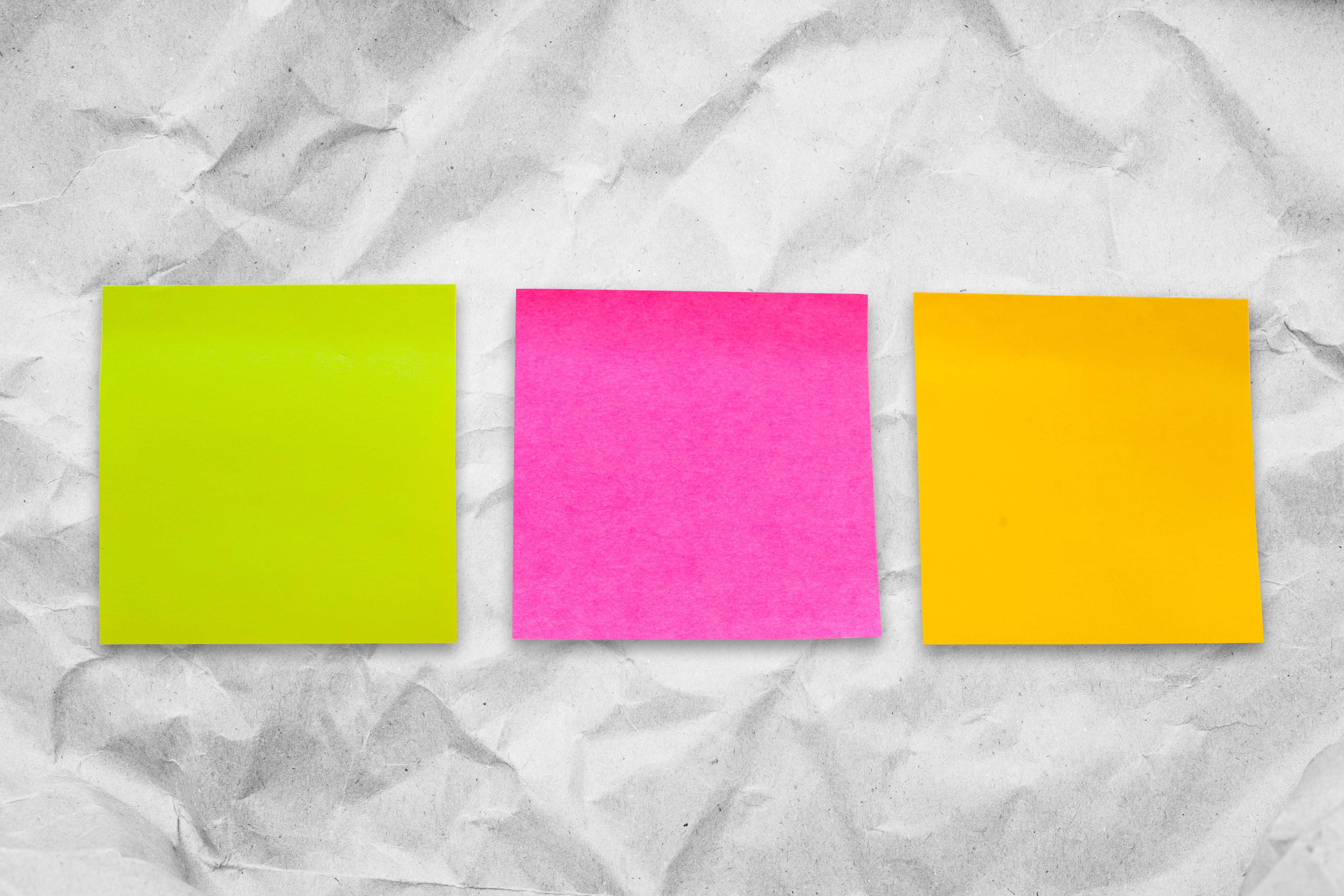 post it,pink,yellow